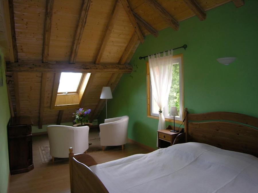 Le Moulin Des Oyes Bed and Breakfast Censeau Esterno foto